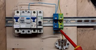 Установка устройства защитного отключения в Новомосковске в октябре